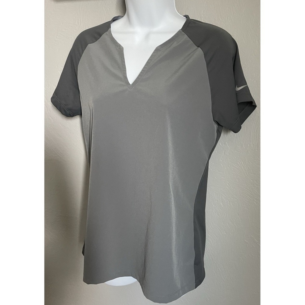 Nike Golf Shirt Womens Size Medium Gray Short Sleeve V-neck Dri Fit Collarless‎